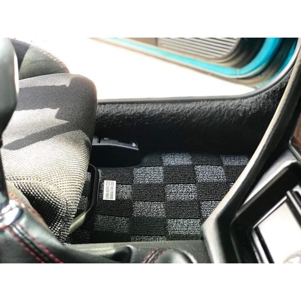 P2-CPTDELSOL9294DG-TP - Phase 2 Motortrend (P2M) Checkered Flag Race  Extended Carpet Floor Mats Set - Honda Civic Del Sol (1992-1994) – Circuit  Spec R